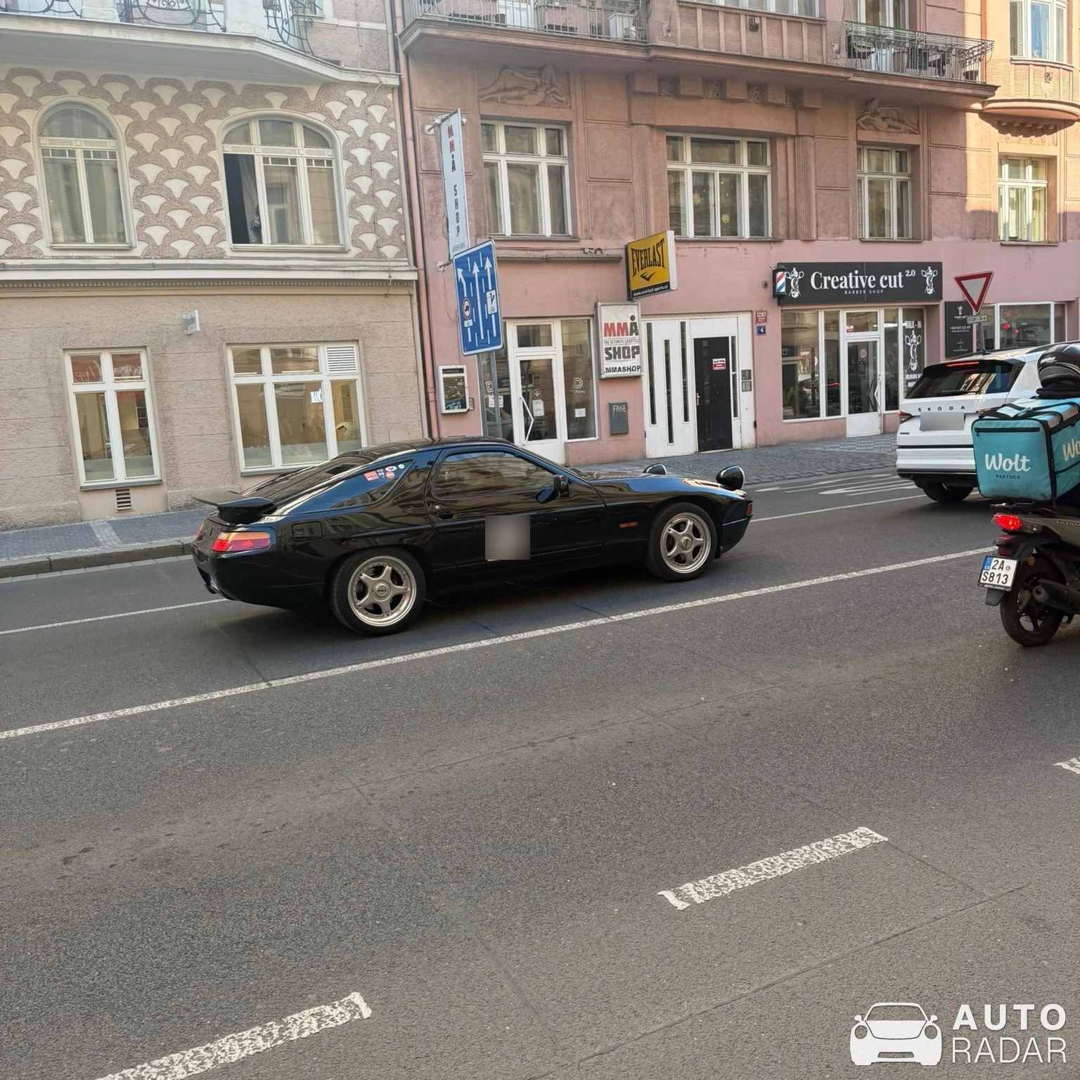 Porsche 928 S4 spotted