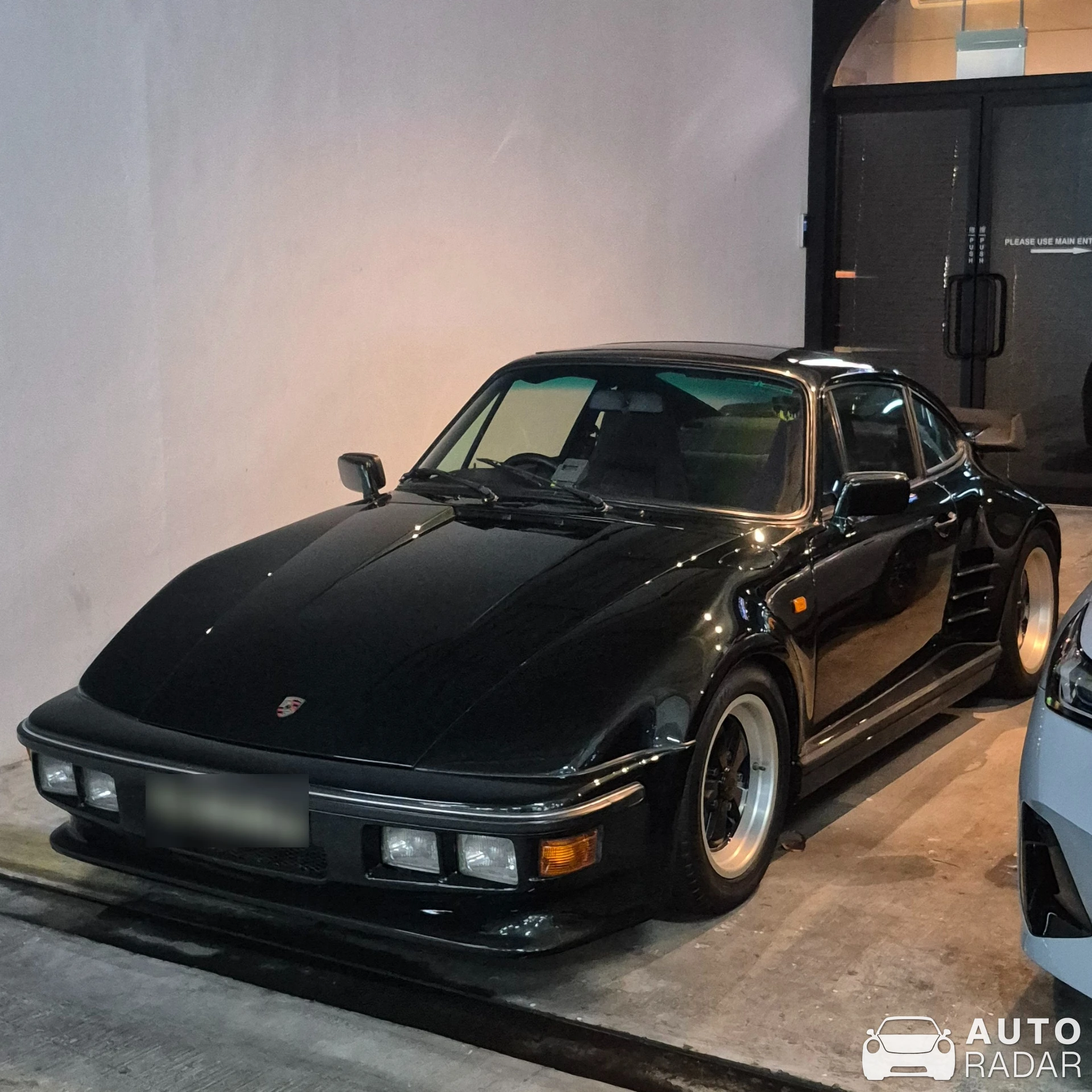 Porsche 930 Turbo Flachbau spotted in Singapore