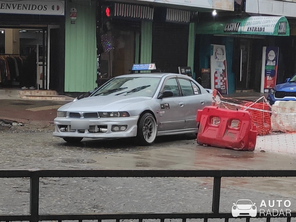 Mitsubishi Galant VR-4 spotted in Puerto Montt
