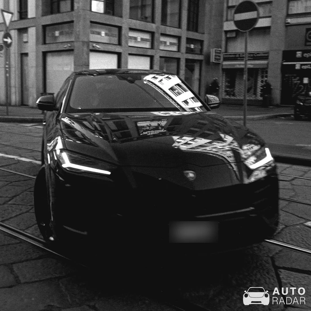Lamborghini Urus Performante spotted in Milan, Italy