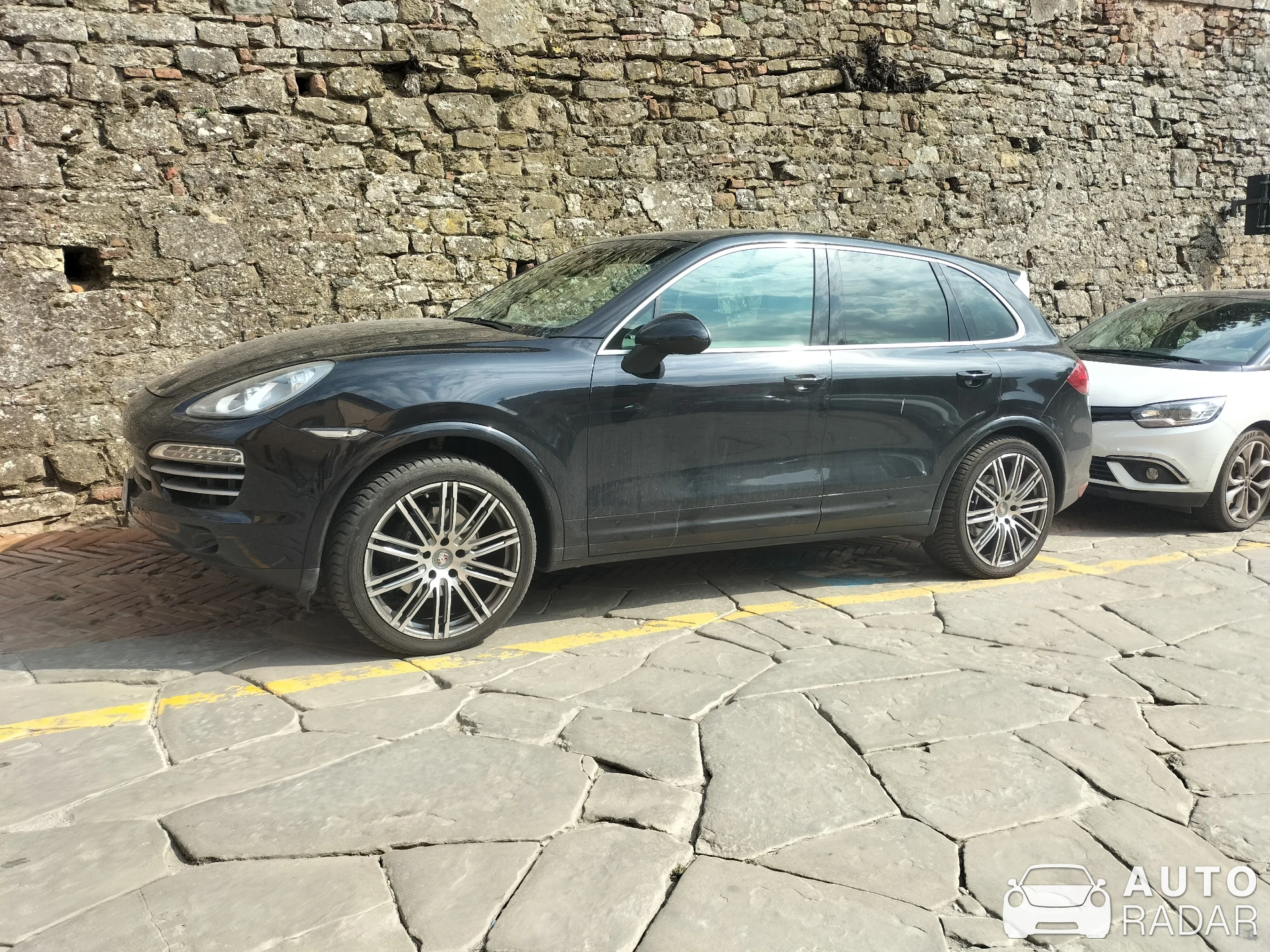 Porsche Cayenne spotted in Arezzo