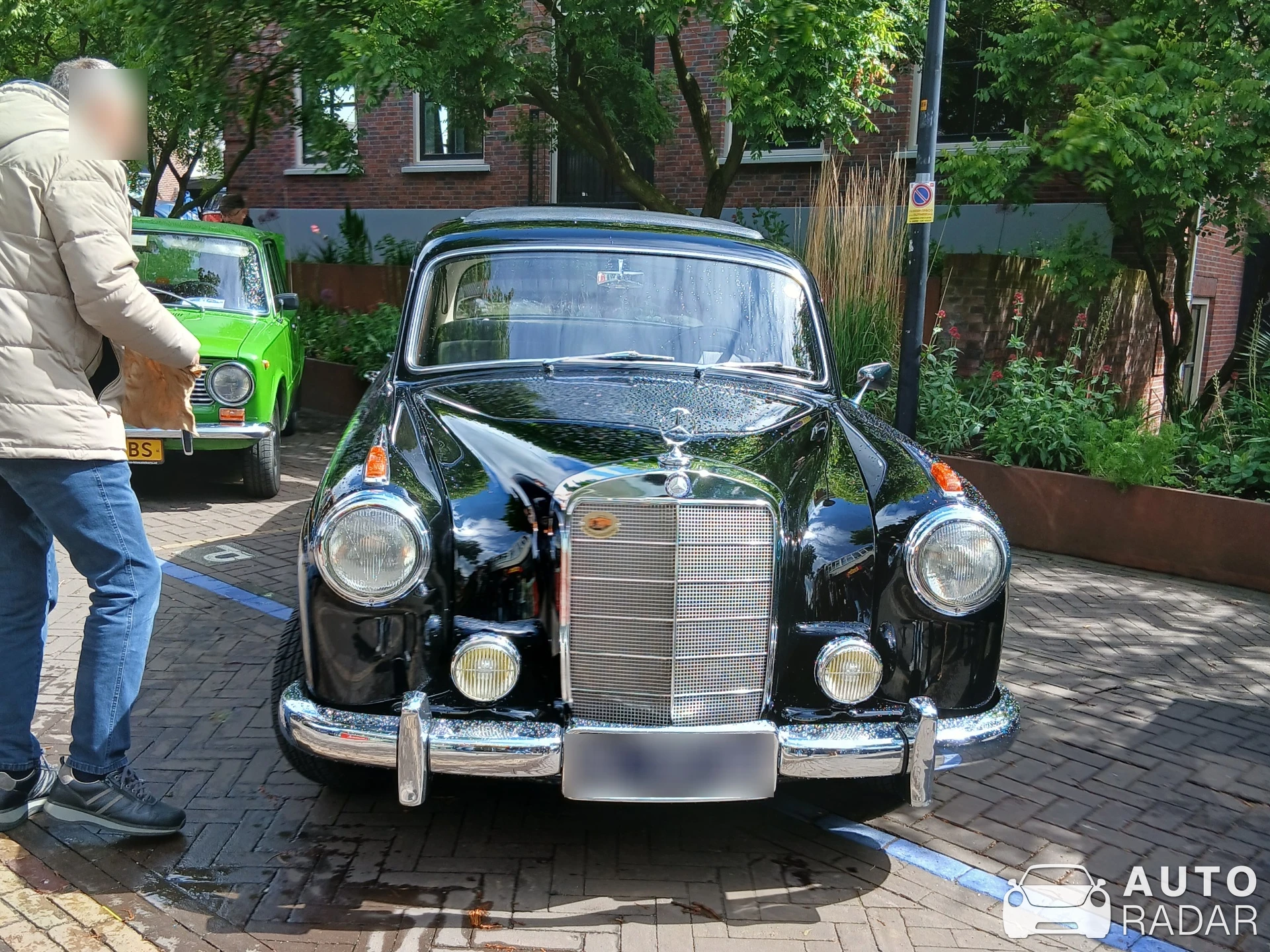 Mercedes-Benz 220 spotted in Aalten