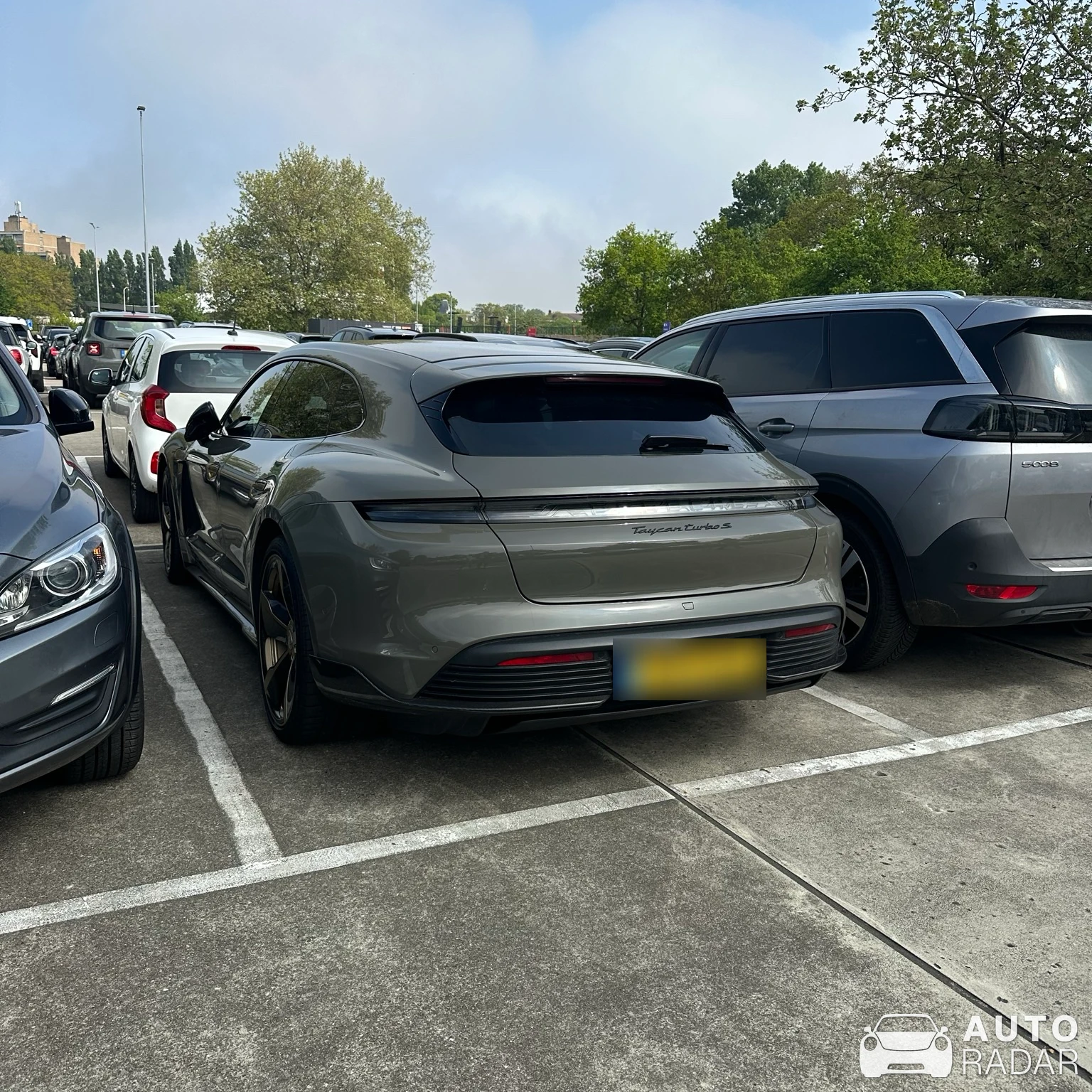 Porsche Taycan Turbo S Cross Turismo spotted in Den Haag