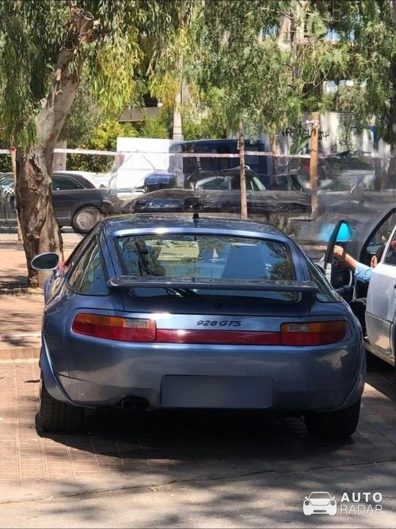 Porsche 928 GTS spotted in Glyfada, Greece