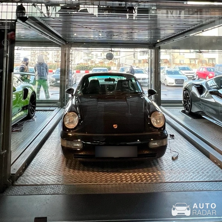 Porsche 964 Carrera spotted in Köln, Deutschland