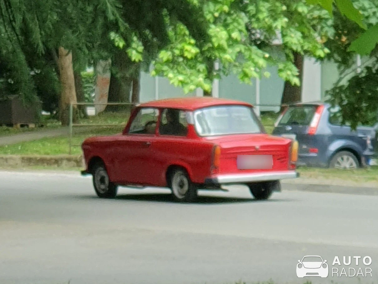 Peugeot 404 spotted in Skopje