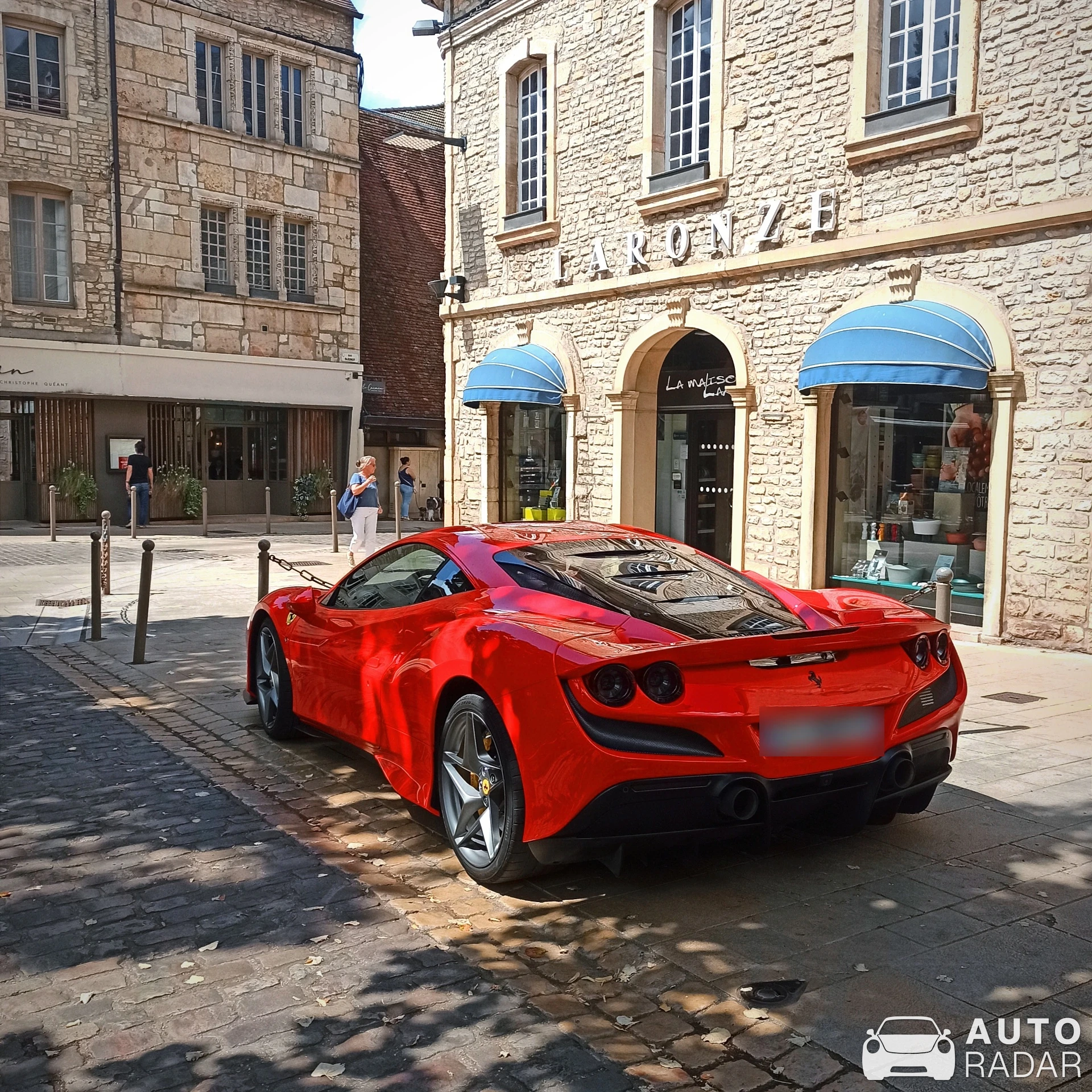 Ferrari F8 Tributo spotted in Beaune, Francia