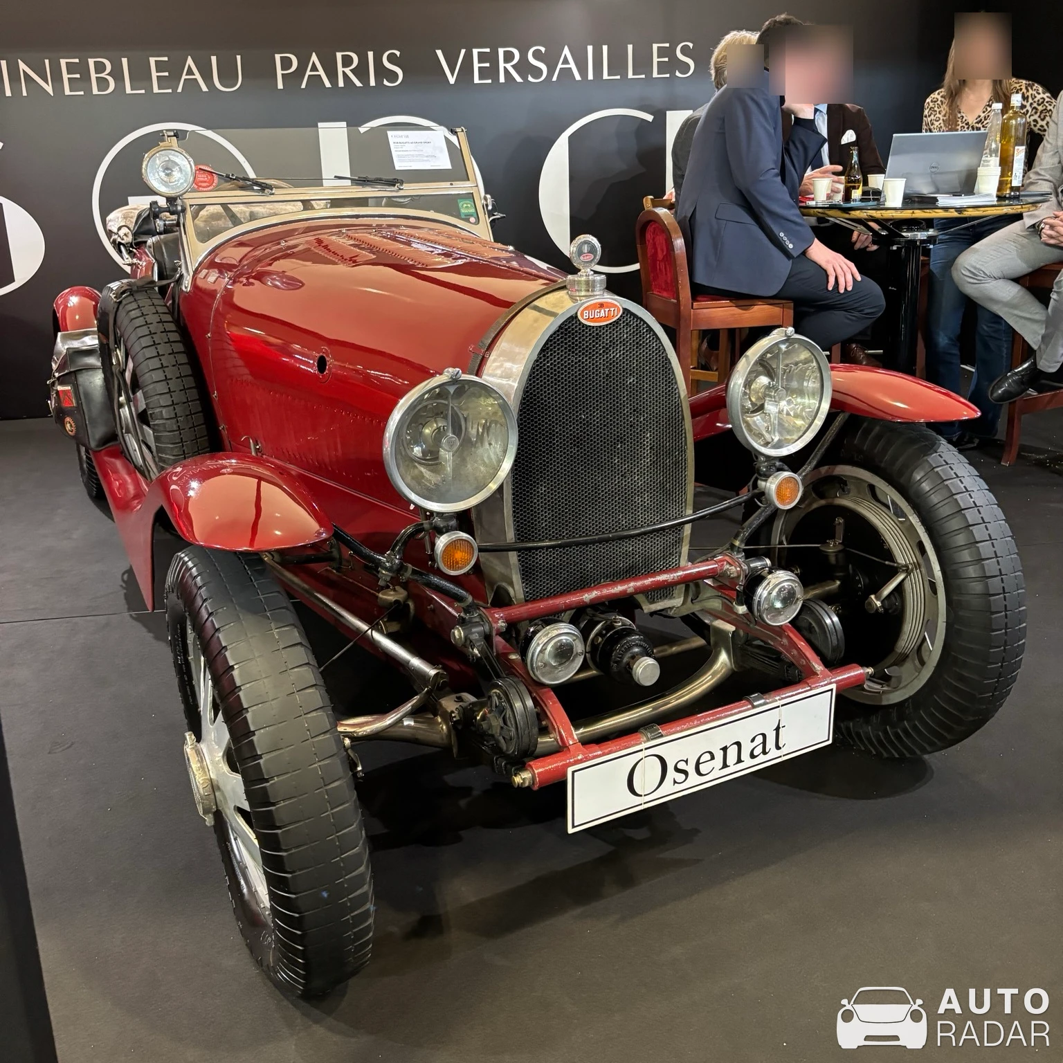 Bugatti Type 43 spotted in Issy-les-Moulineaux