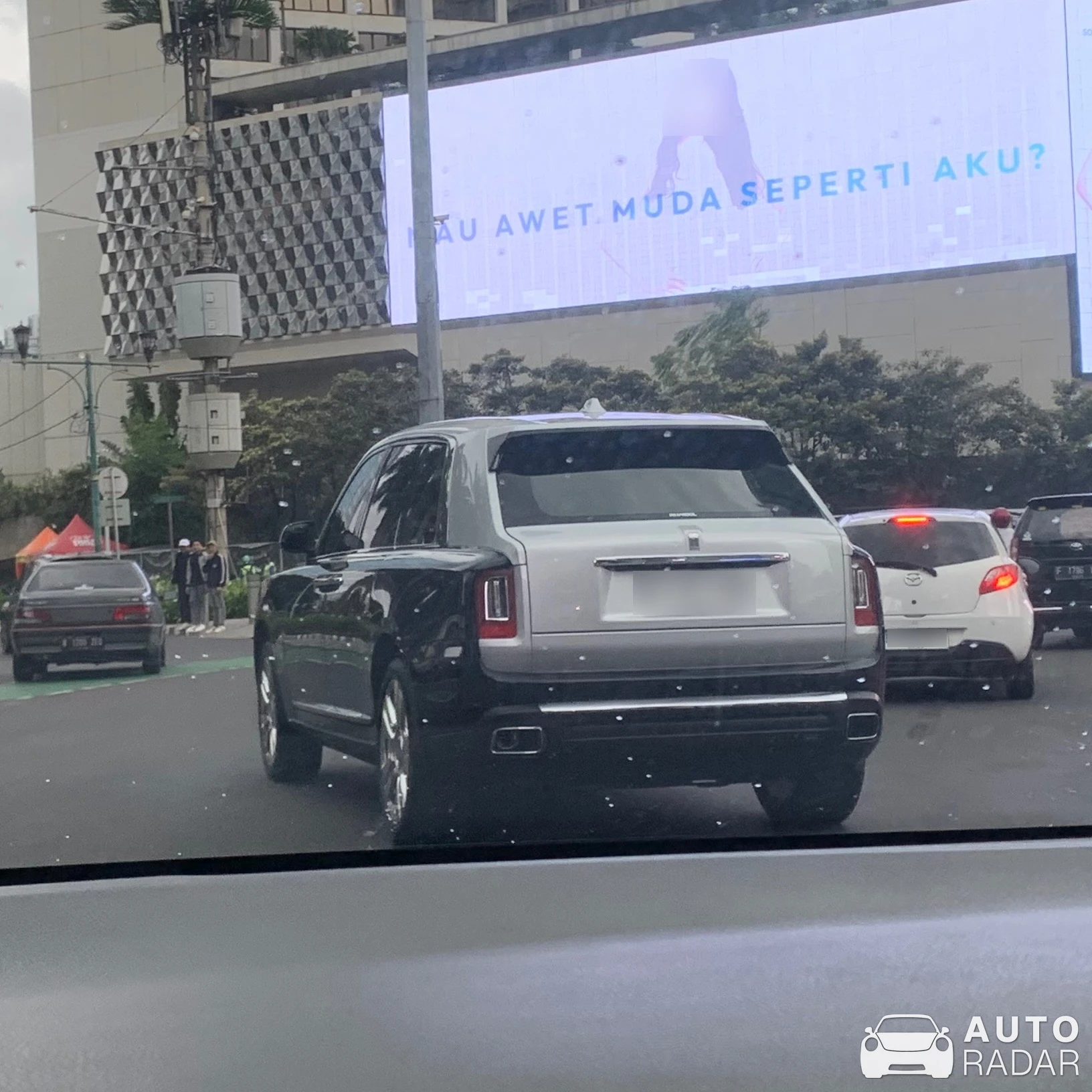 Rolls-Royce Cullinan spotted in Jakarta, Indonesia