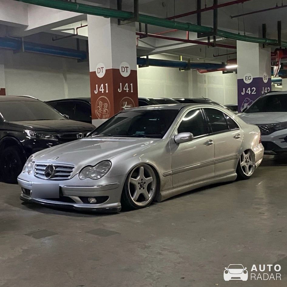 Mercedes-Benz C-Klasse W206 spotted in Kabupaten Tangerang