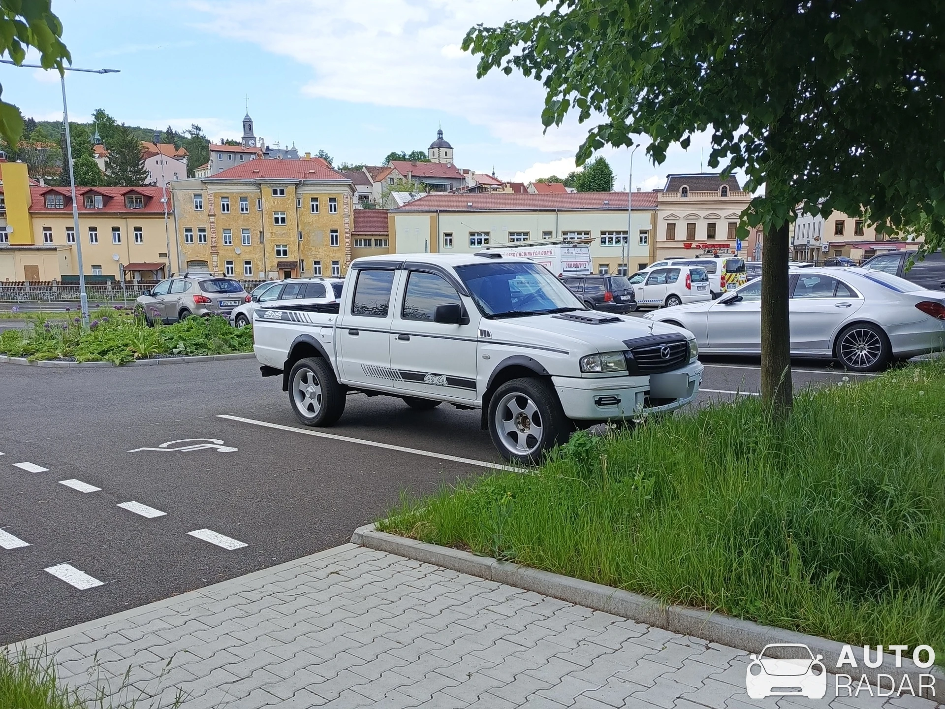 Mazda B2500 spotted in Benešov nad Ploučnicí