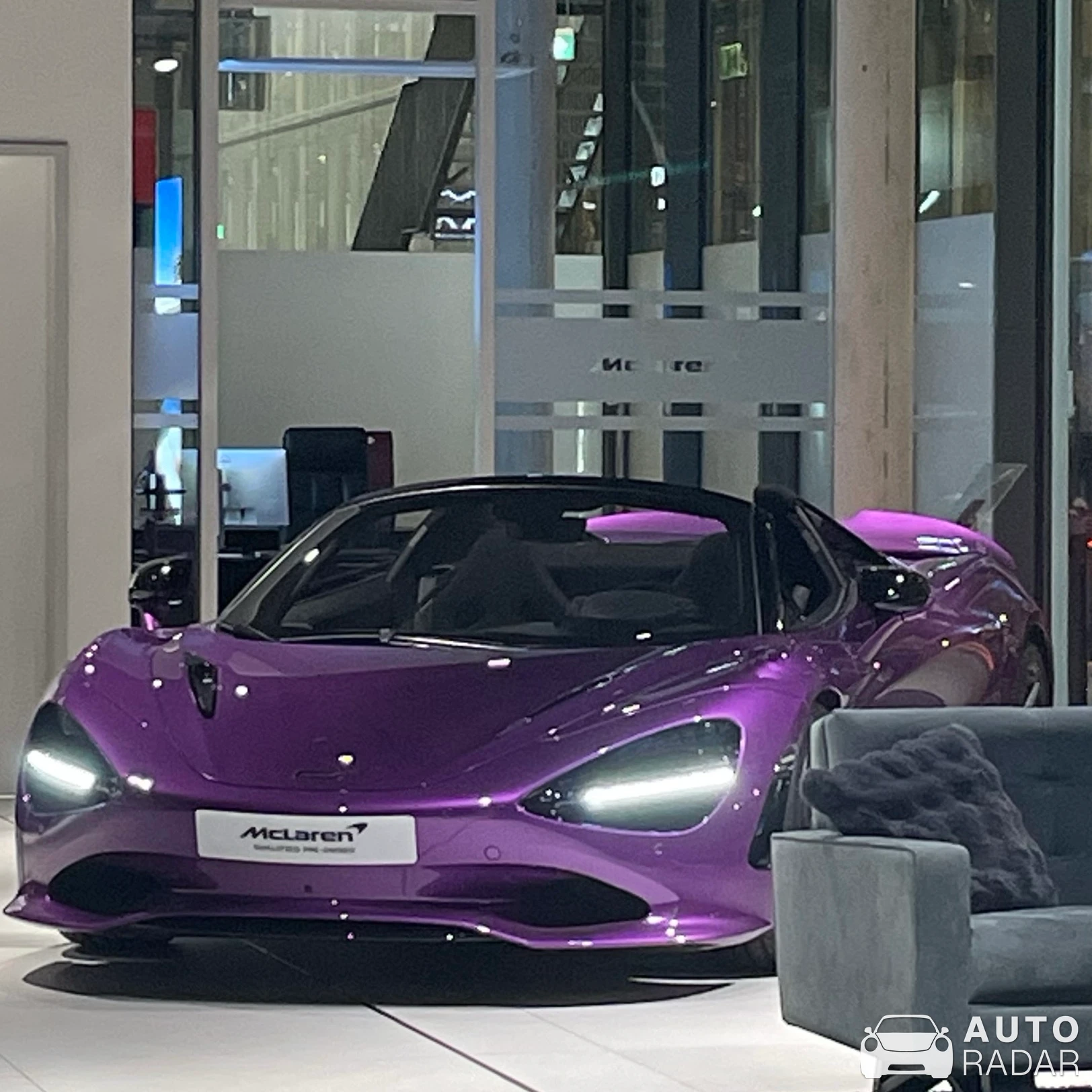 McLaren 720S Spider spotted in München, Deutschland