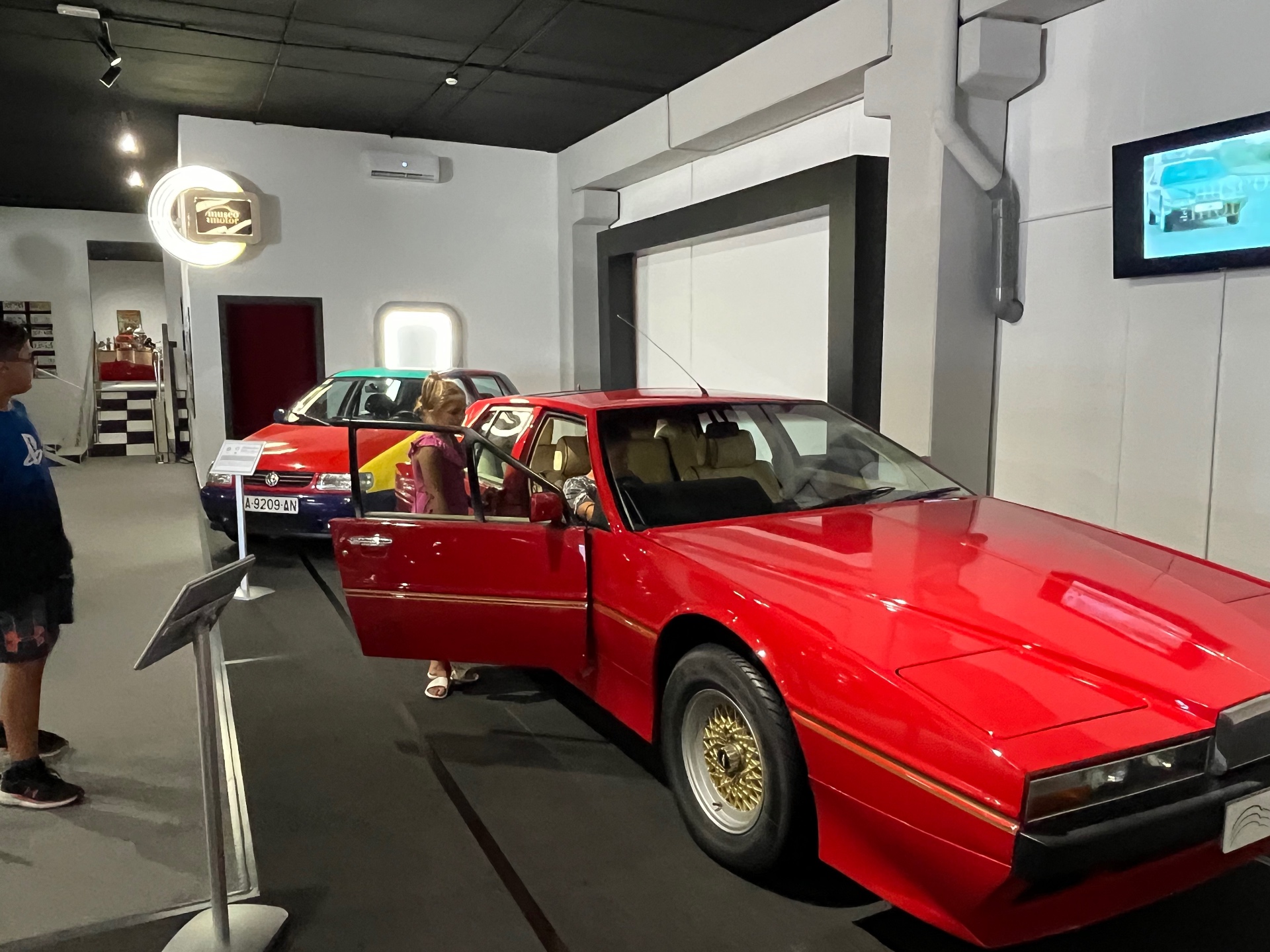 Aston Martin Lagonda Saloon