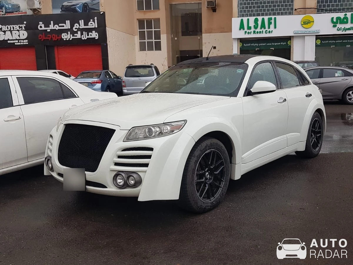 Infiniti FX45 spotted in Madinah, Saudi Arabia