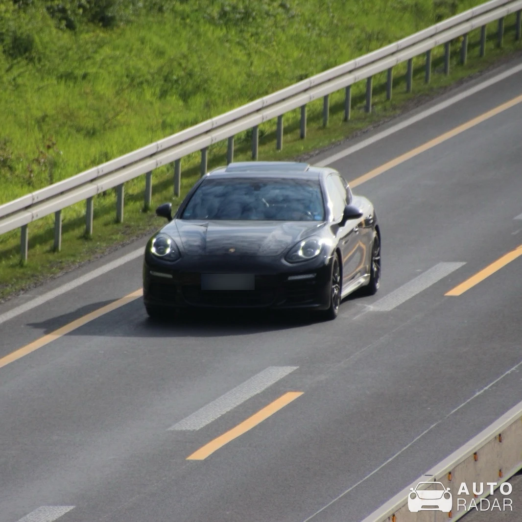 Porsche 970 Panamera GTS spotted in Jüchen