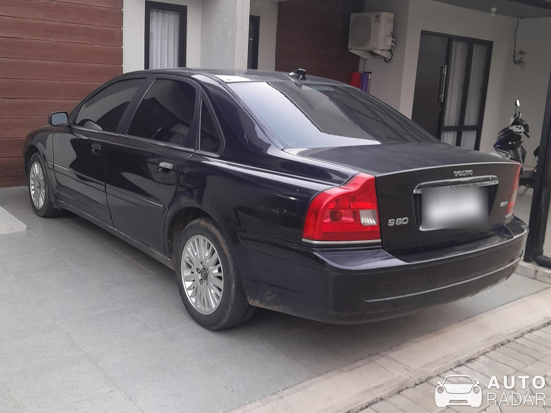 Volvo S80 spotted in Bekasi