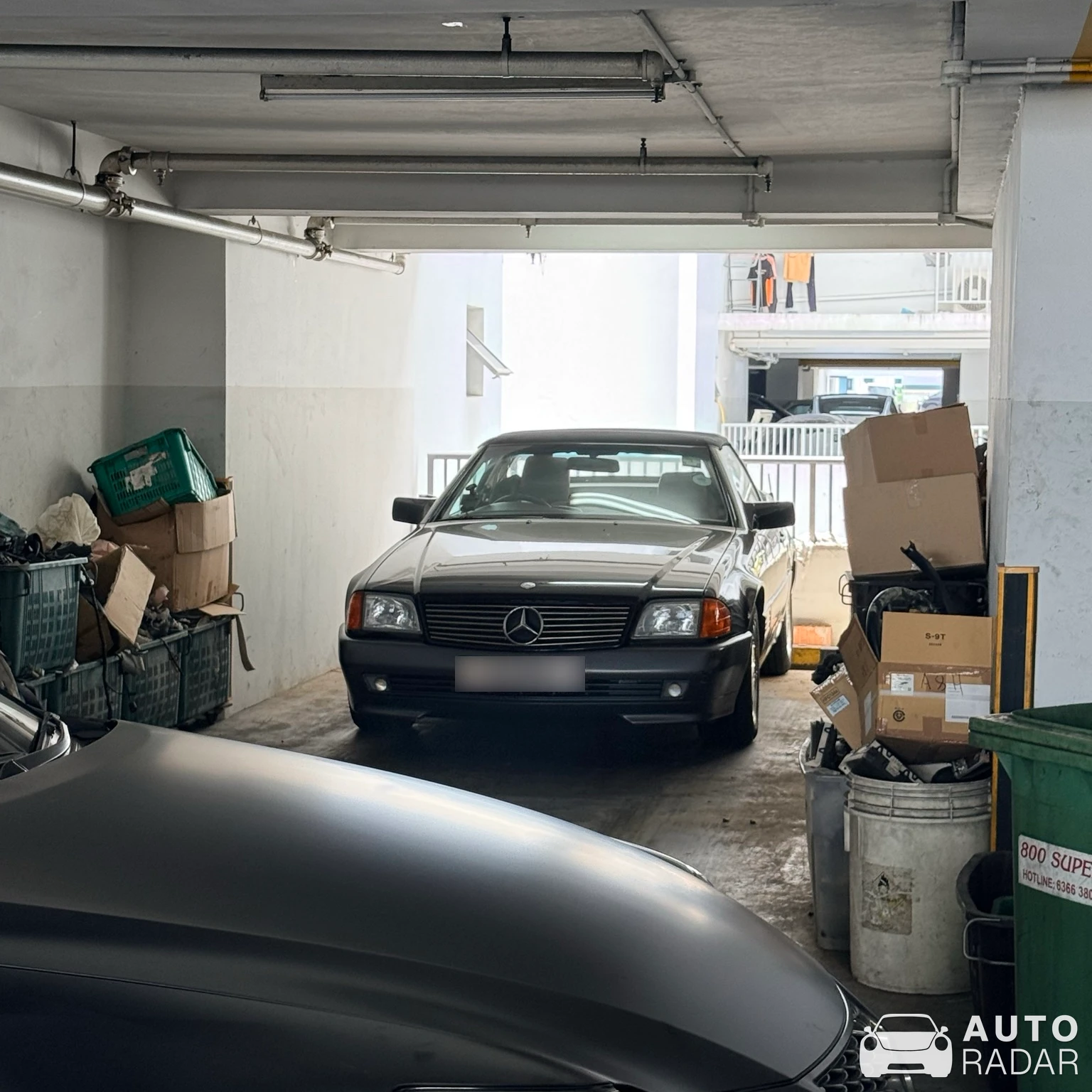 Mercedes-Benz SL-Klasse R129 spotted in Singapore
