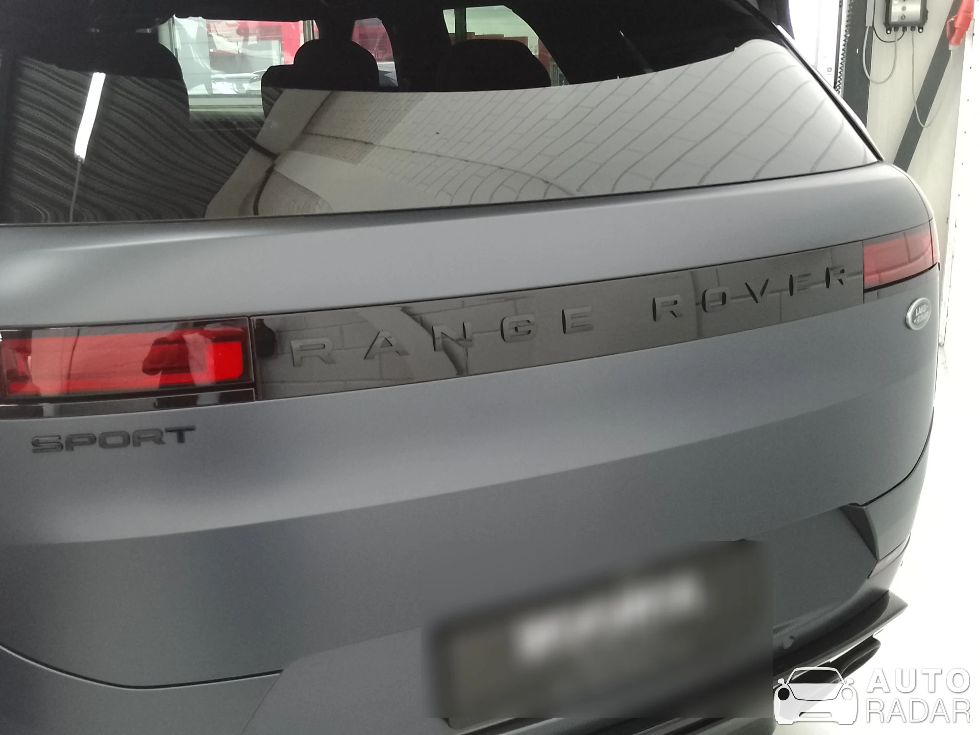 Land Rover Range Rover Sport Hybrid spotted in Berkel en Rodenrijs