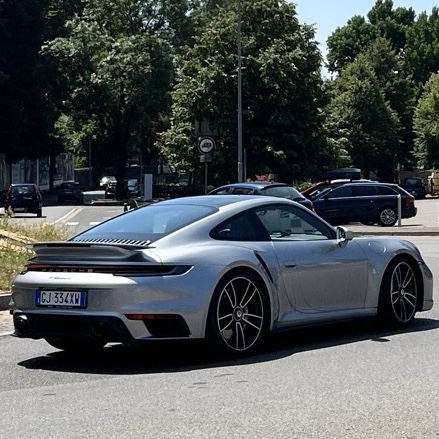 Porsche 992 Turbo S Duet x Embraer