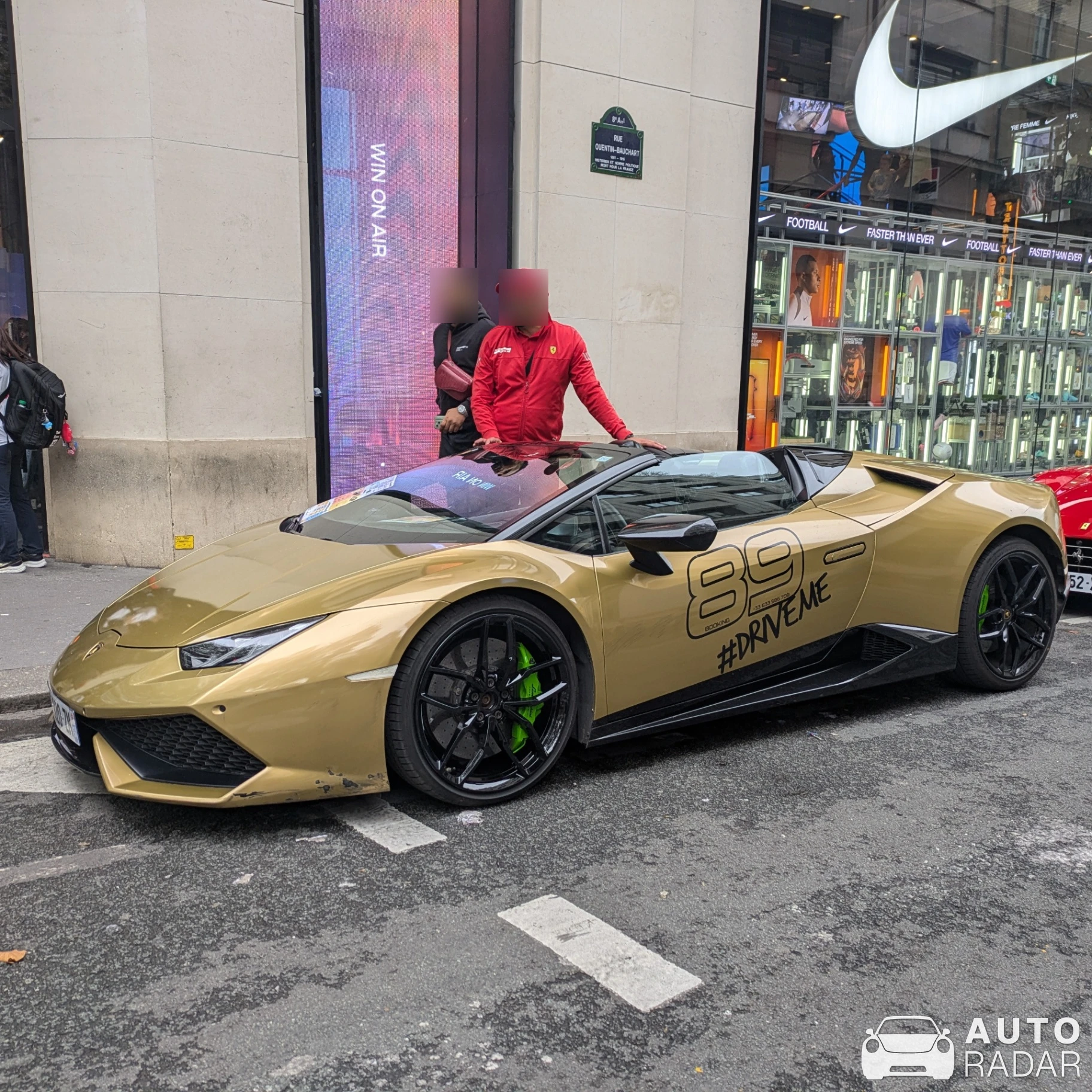 Lamborghini Huracán LP610-4 Spyder spotted in Paris, France