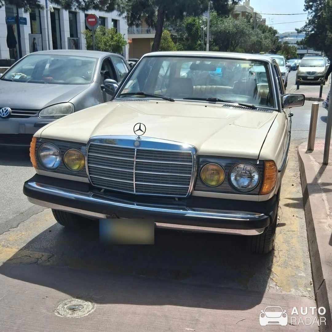 Mercedes-Benz 230E W123 spotted in Glyfada, Greece