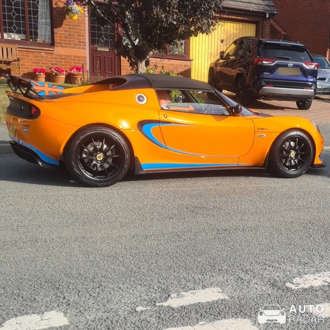 Lotus Elise Sport spotted in Bae Penrhyn