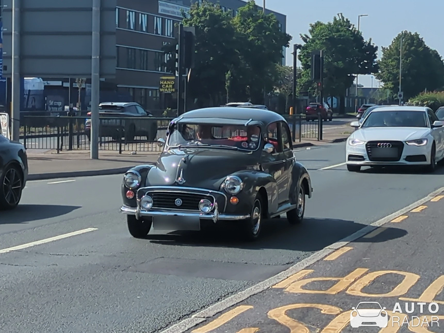 Morris Minor spotted in Enfield