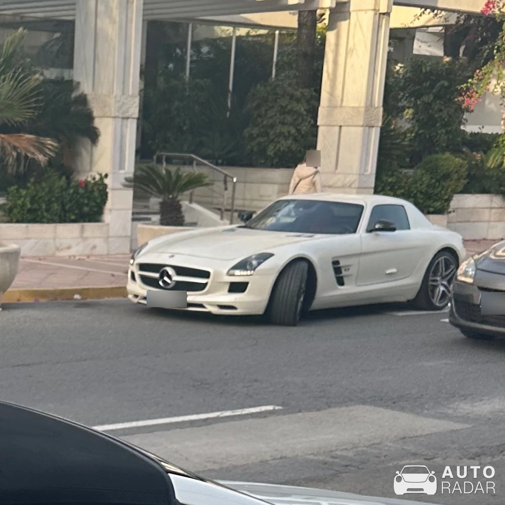 Mercedes-Benz SLS AMG spotted in Marbella, Spain