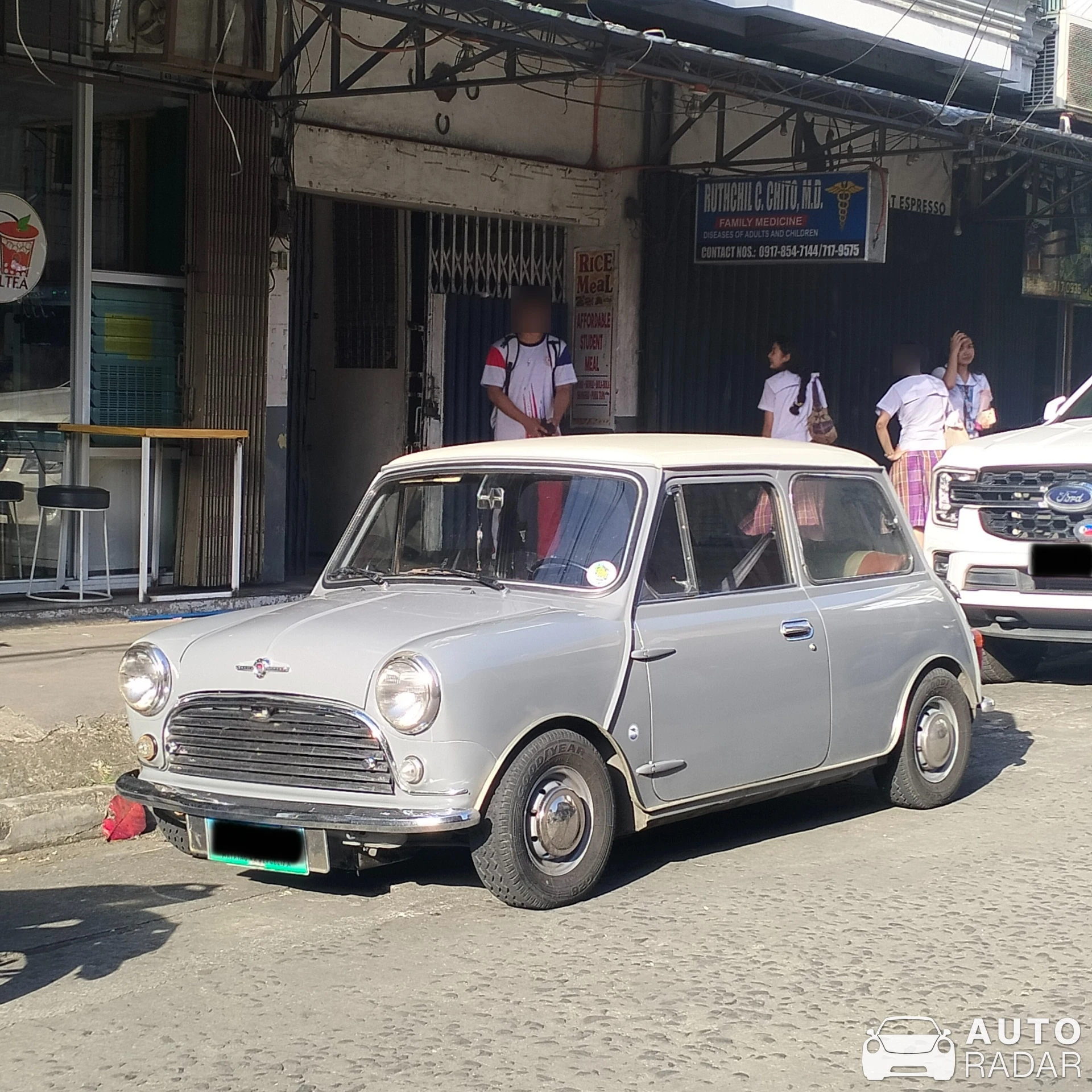 Austin Mini De Luxe spotted in Lucena