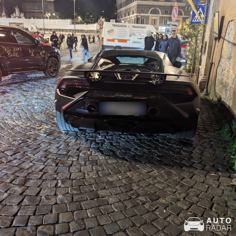 Lamborghini Huracán LP640-2 Tecnica spotted in Roma, Italy