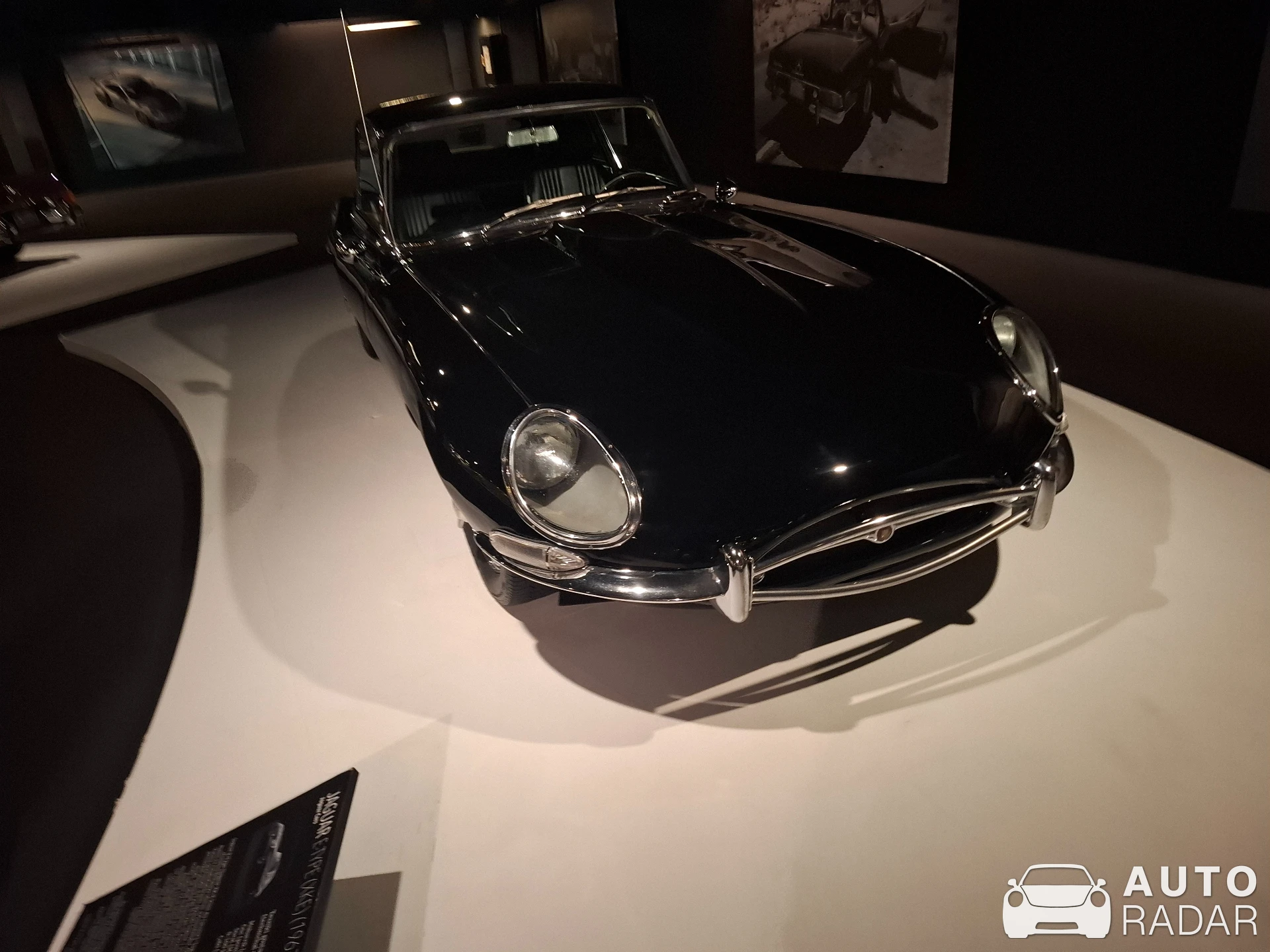 Jaguar E-Type spotted in Bakı