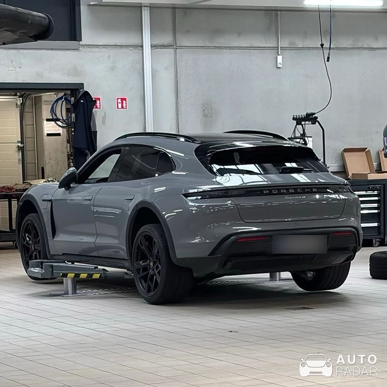 Porsche Taycan 4 spotted in Ingelmunster