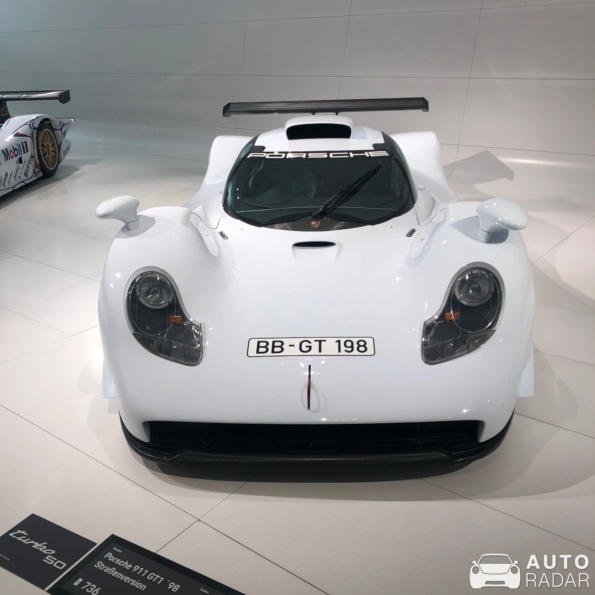 Porsche 996 GT1 Straßenversion spotted in Stuttgart, Germany
