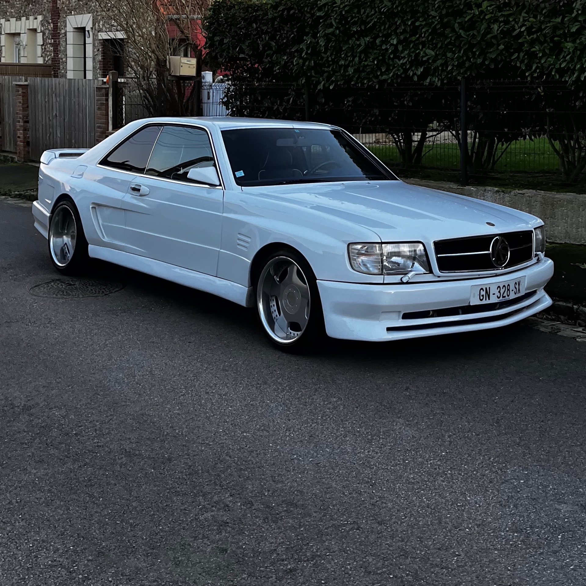 Mercedes-Benz 560 SEC
