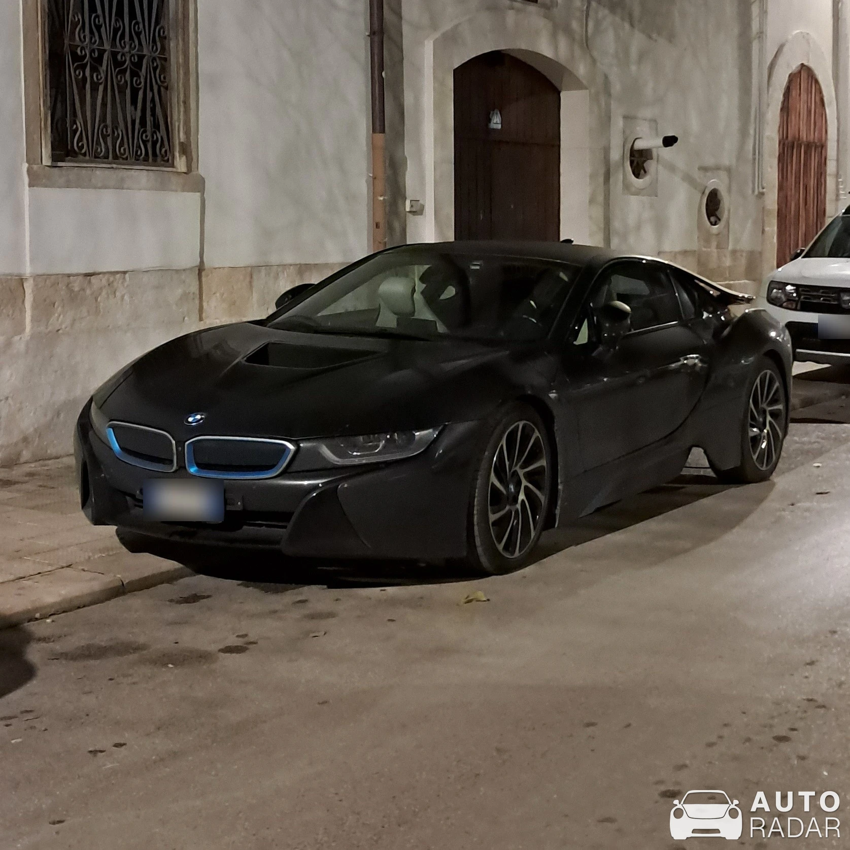 BMW i8 spotted in Trani