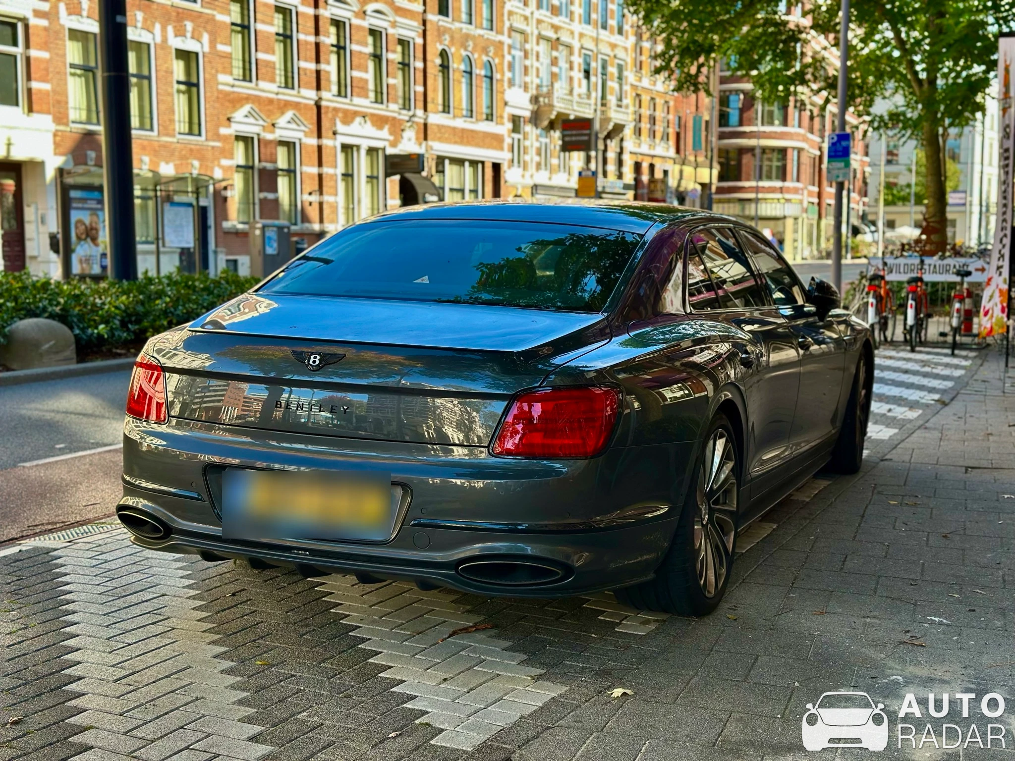 Bentley Flying Spur V8 2022 Mulliner spotted in Rotterdam