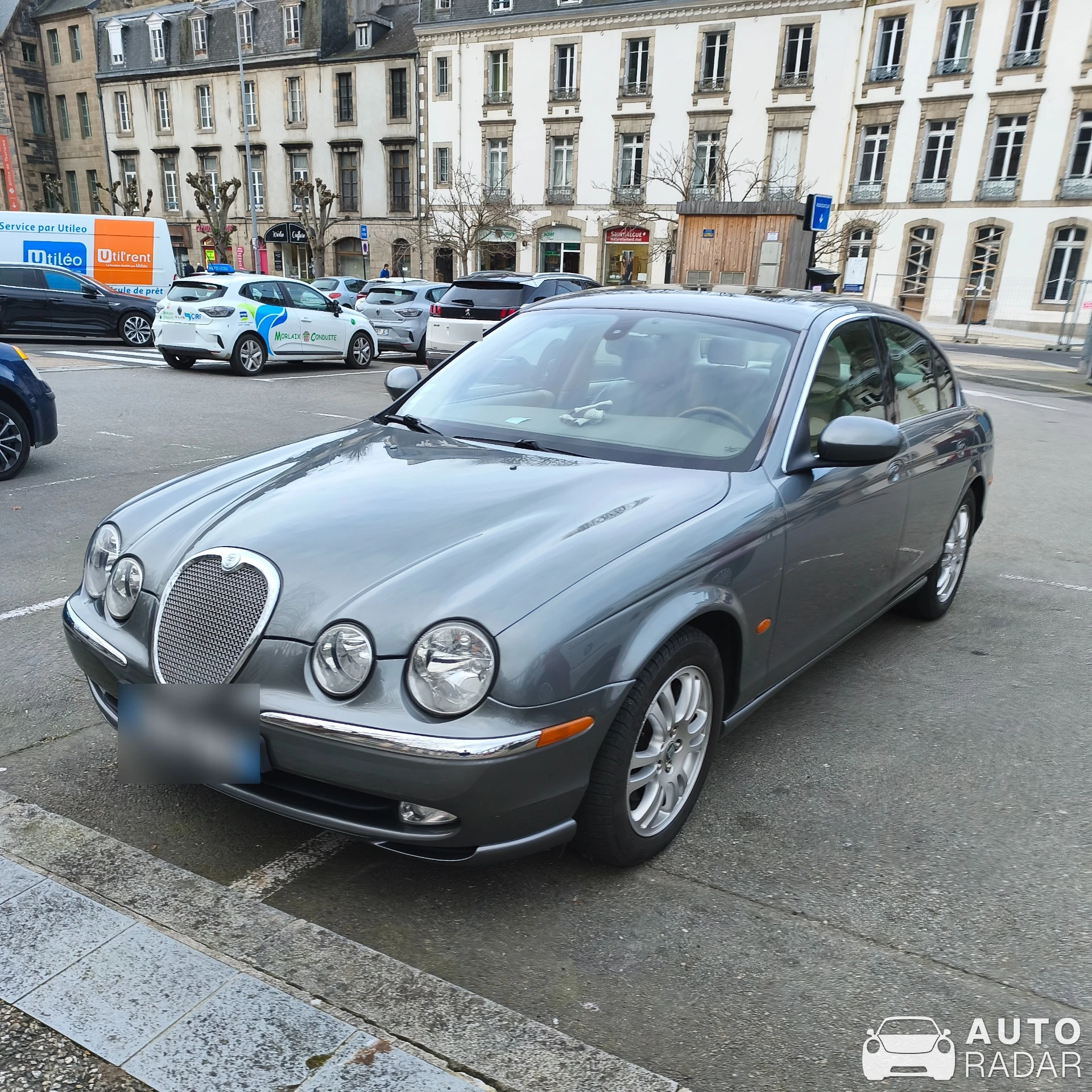 Jaguar S-Type V8 spotted in Morlaix