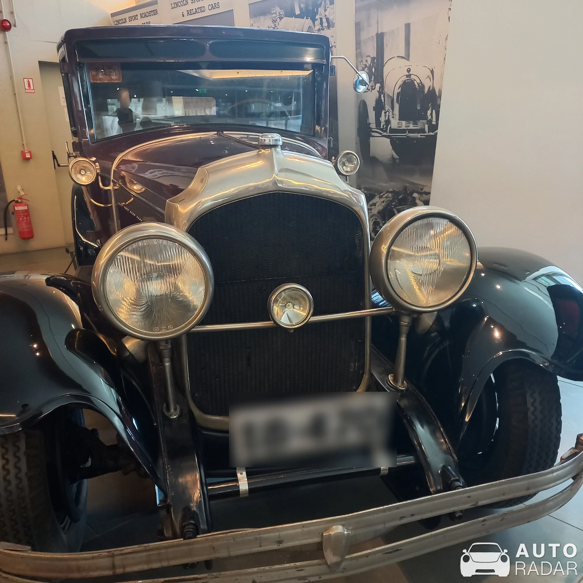 Chrysler Imperial Series 80 spotted in Athina