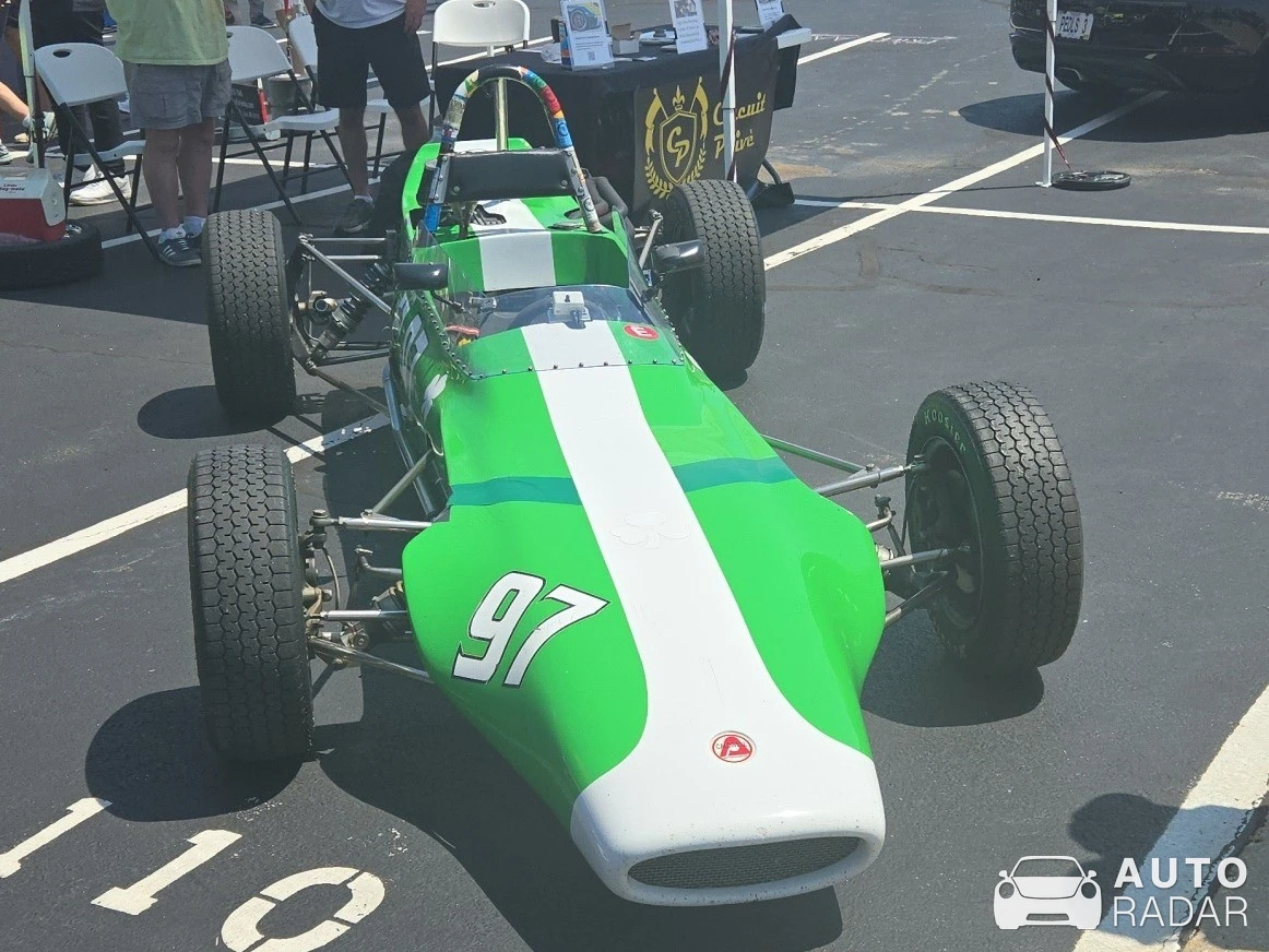 Lotus 27 spotted in Maplewood