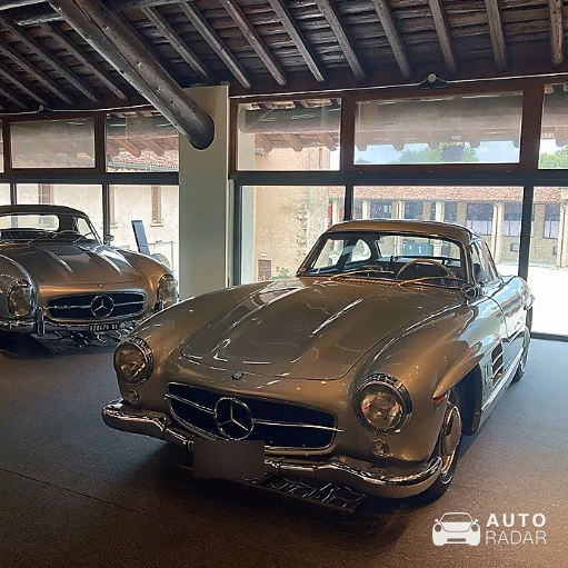 Mercedes-Benz 300SL Gullwing spotted in Brescia, Italy