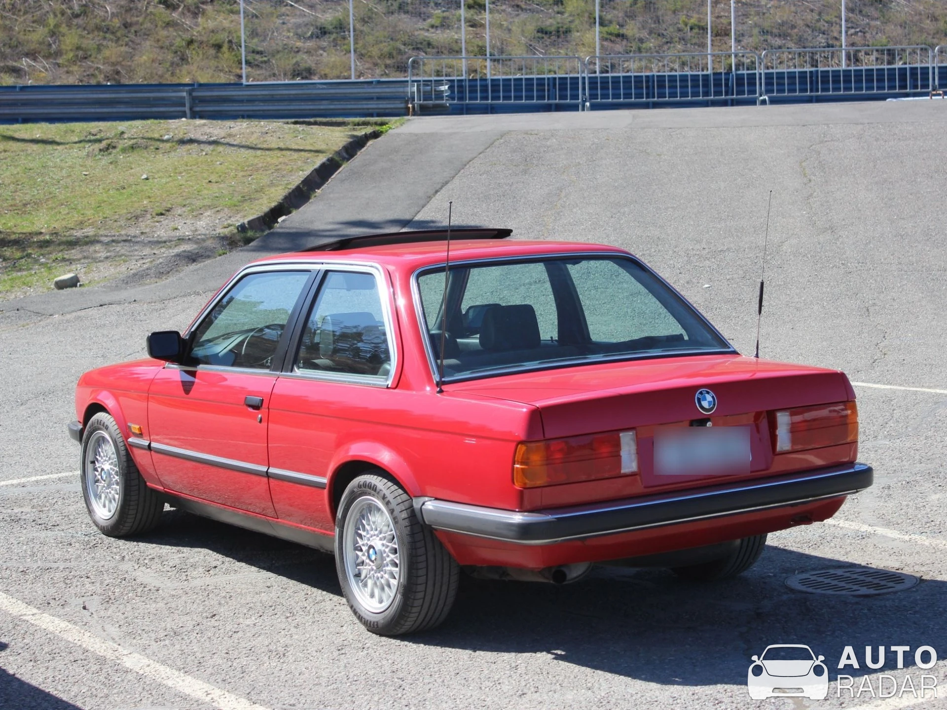 BMW 3 Series E30 spotted in Hämeenlinna, Finland