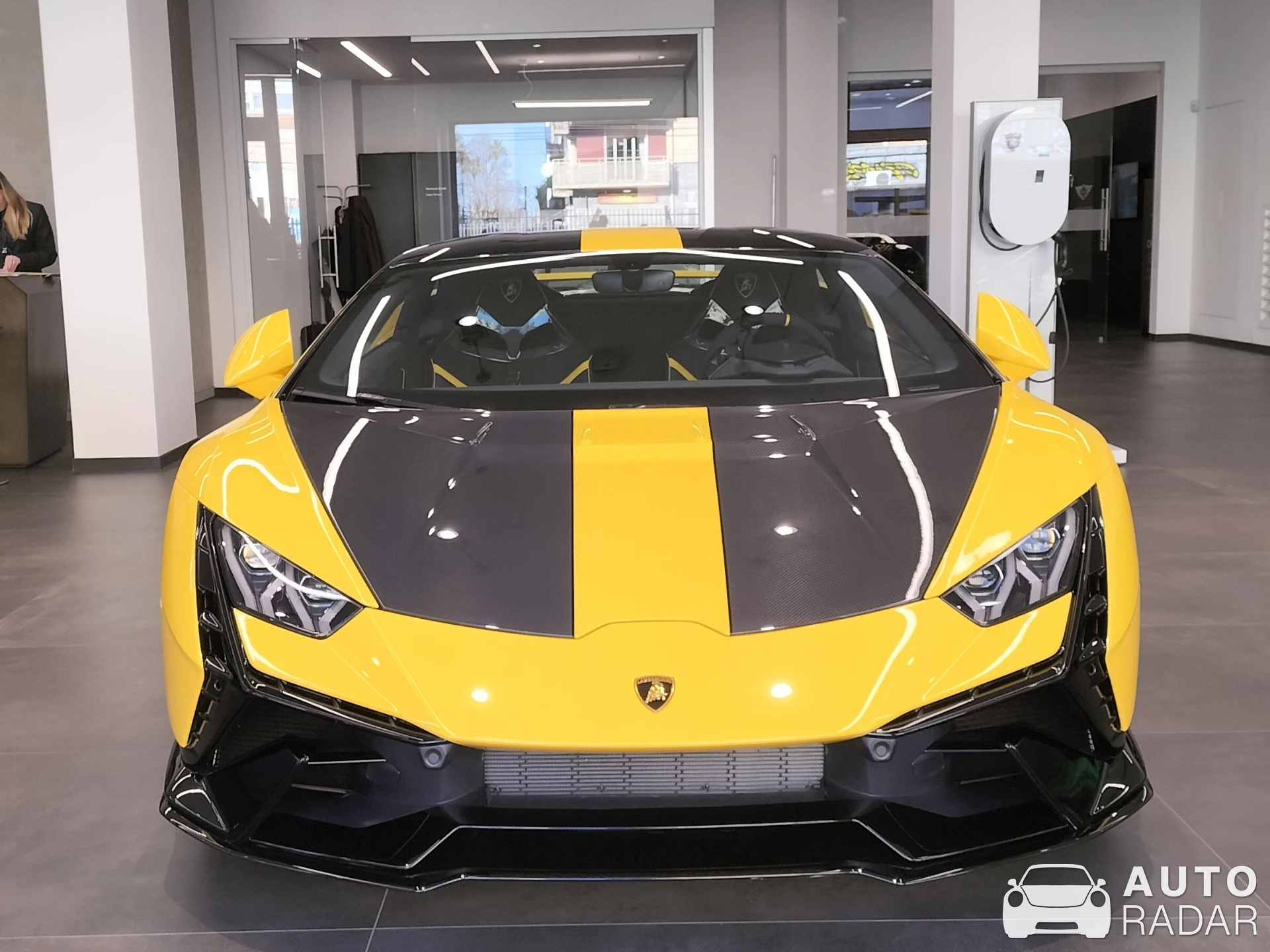 Lamborghini Huracán LP640-2 Tecnica spotted in Bari, Italy
