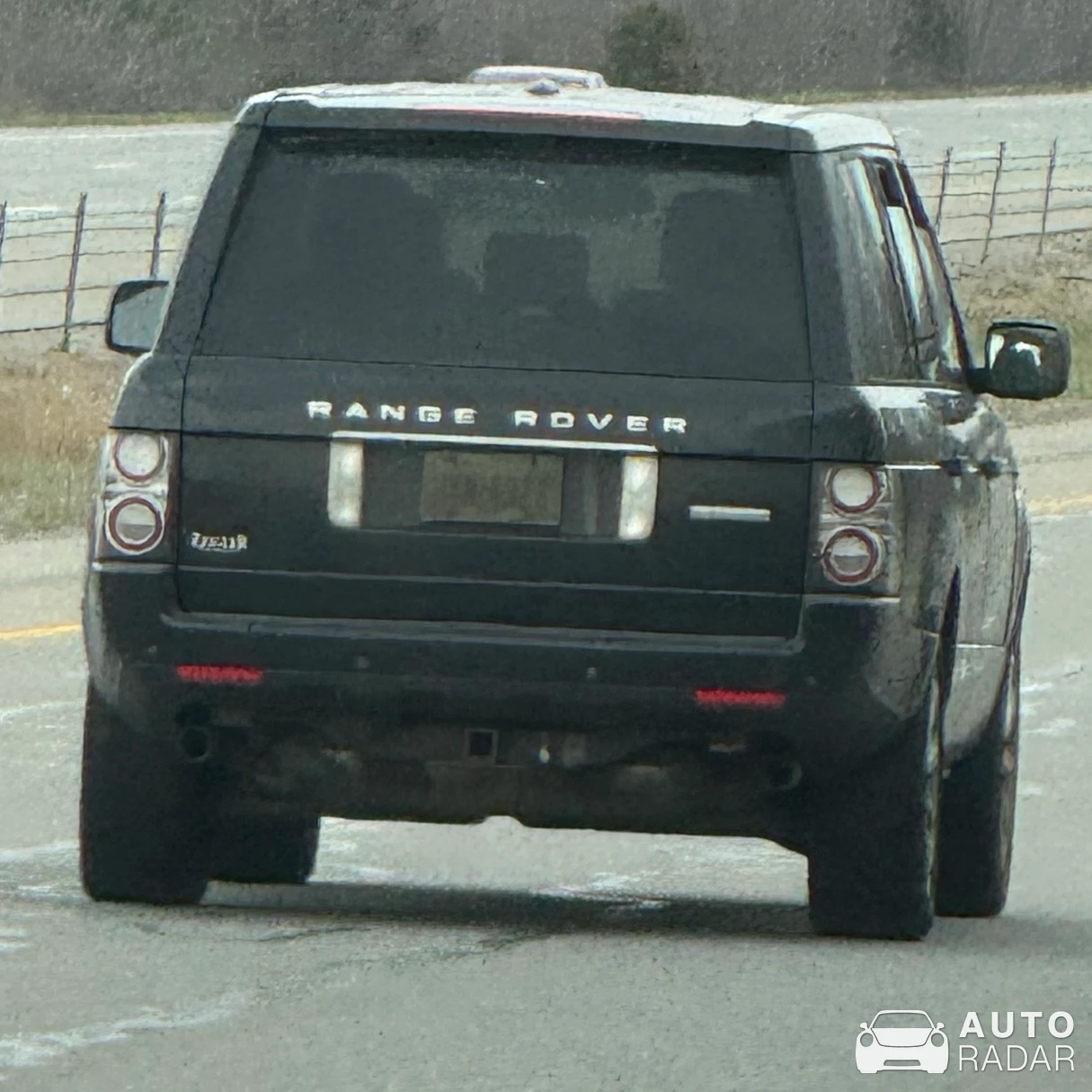 Land Rover Range Rover Sport HSE 2013 spotted in Marengo