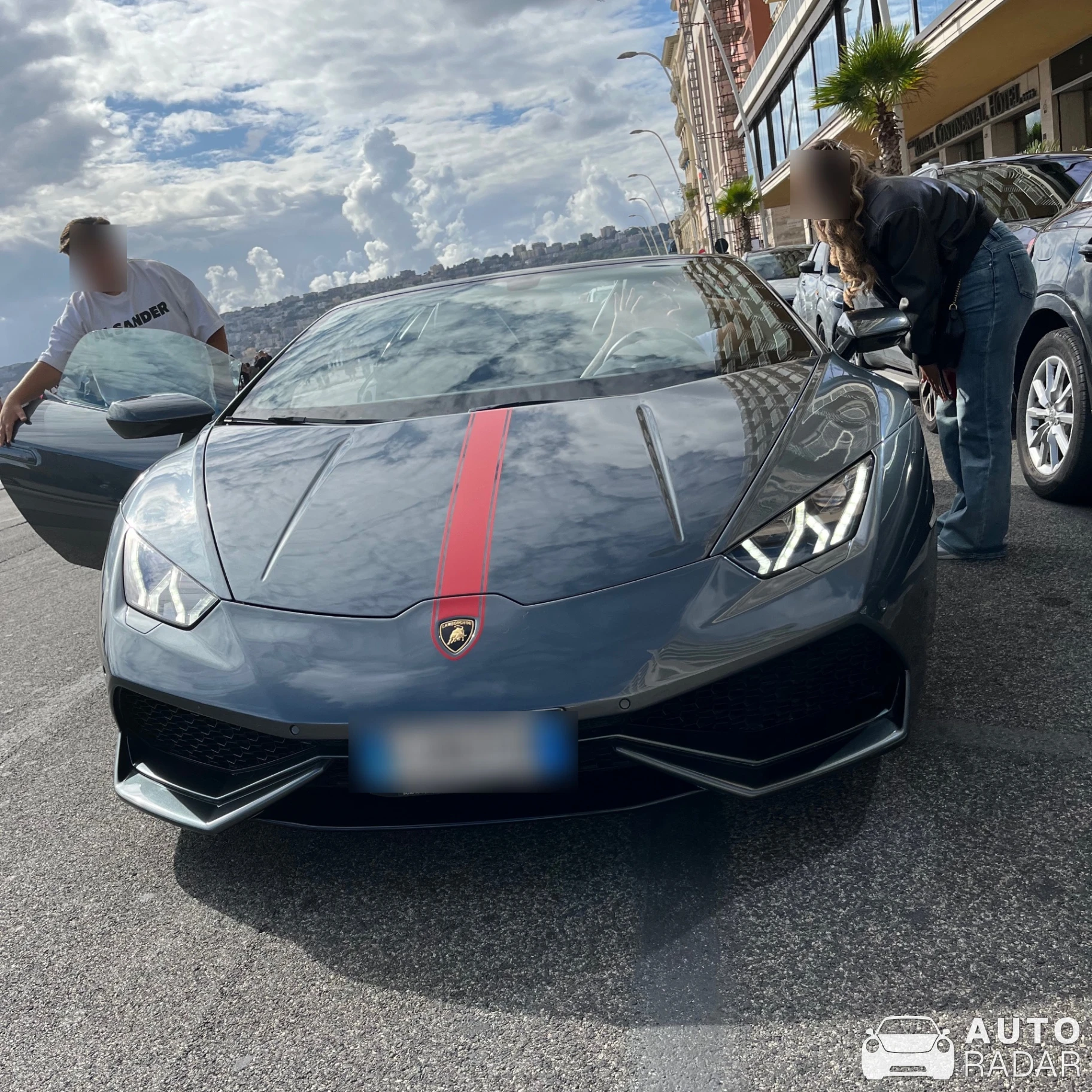 Lamborghini Huracán LP610-4 Spyder spotted in Napoli, Italia