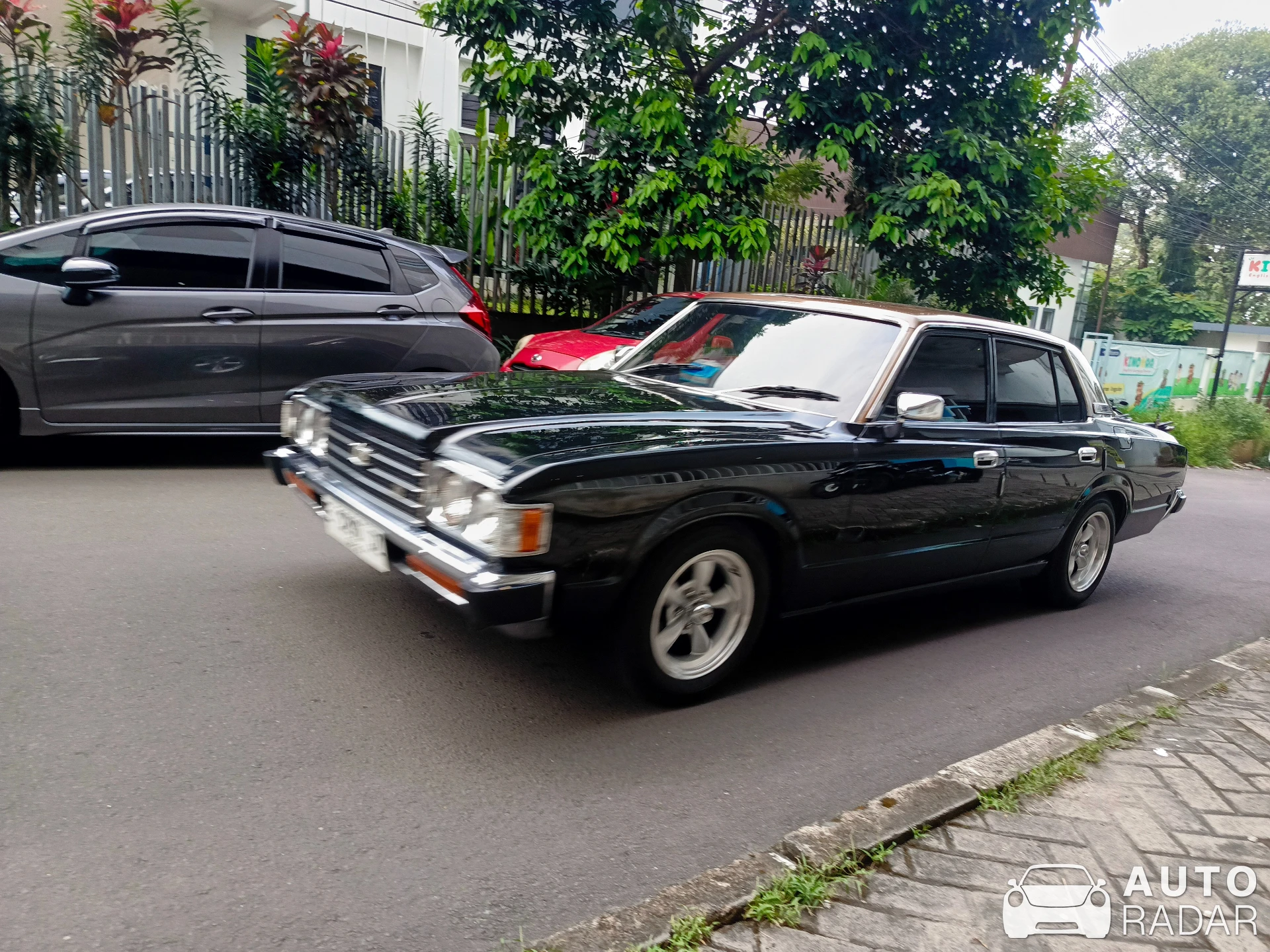Toyota Crown VIII spotted in Bogor