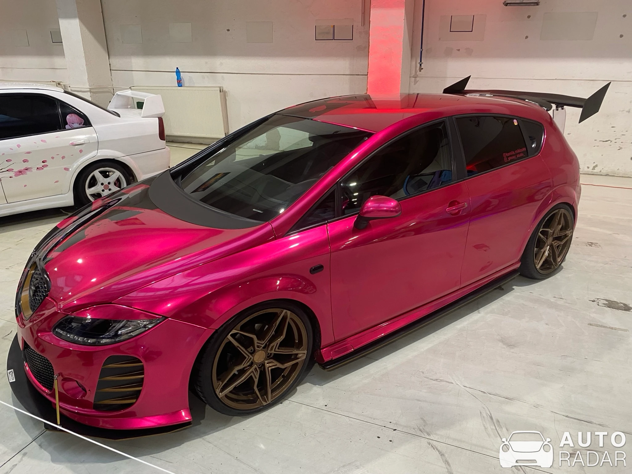 SEAT Leon Cupra R spotted