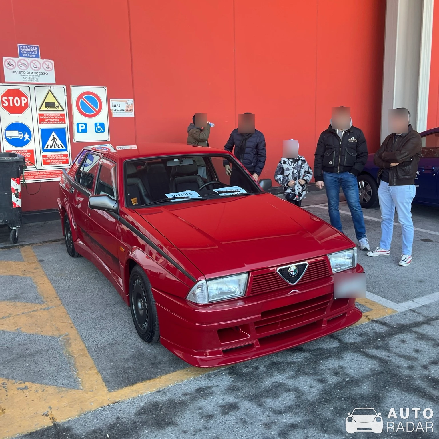 Alfa Romeo 75 3.0 V6 spotted in Rho