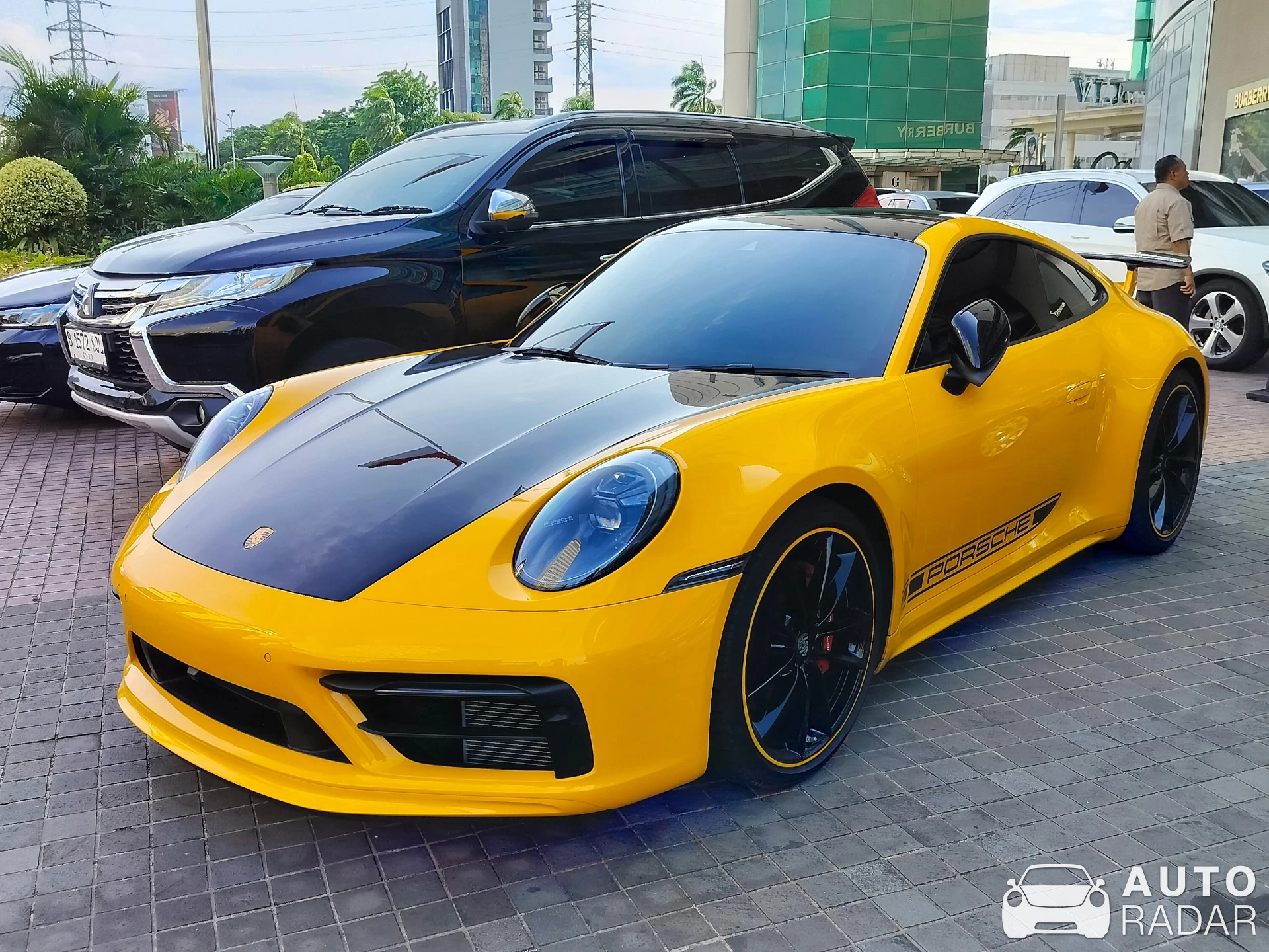 Porsche 992 Carrera S MkI spotted in Kota Jakarta Pusat, Indonesia