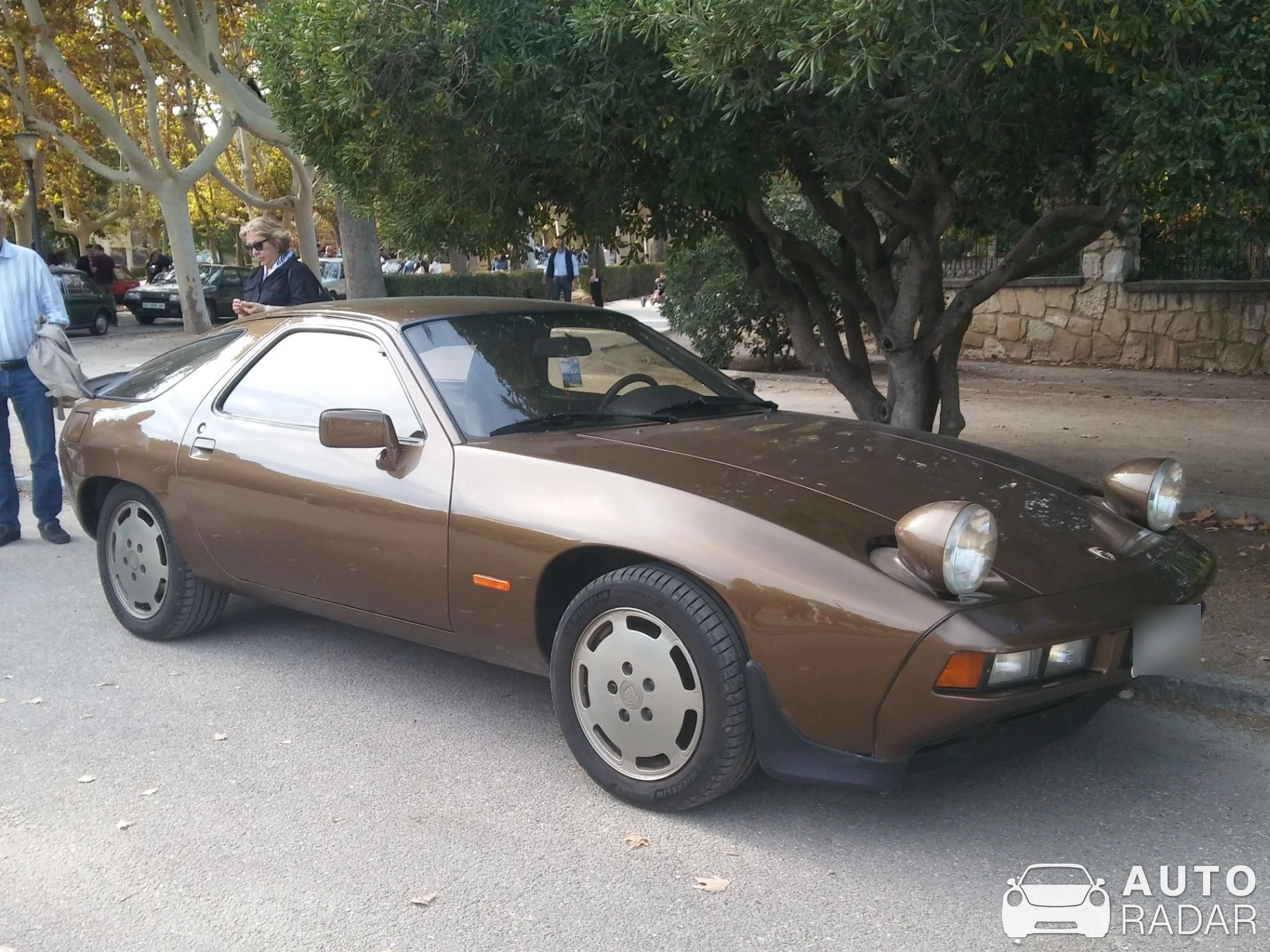 Porsche 928 spotted in Zaragoza, Spain