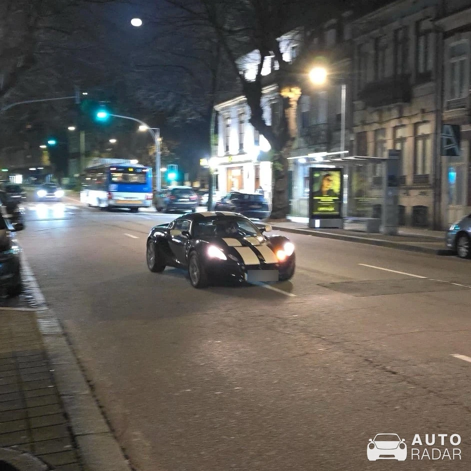 Lotus Elise S2 Sports Racer spotted in Porto